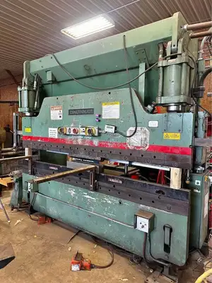 CINCINNATI 135 TON CB x 10 ft Press Brakes | GM Hydraulics Inc. (1)